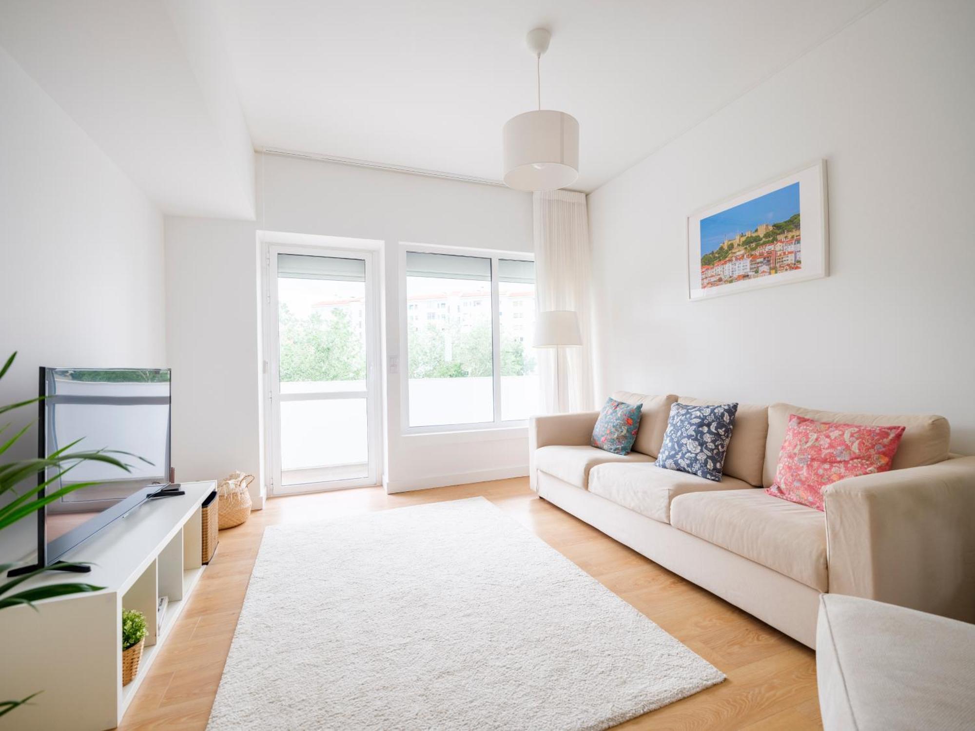 Olivais Spacious Near Airport * Lisbon